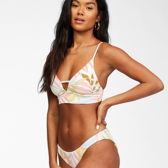 BILLABONG TROPICAL JUNGLE V-NECK CAMI & REVERSIBLE FIJI BIKINI BOTTOMS - Picture 6 of 13